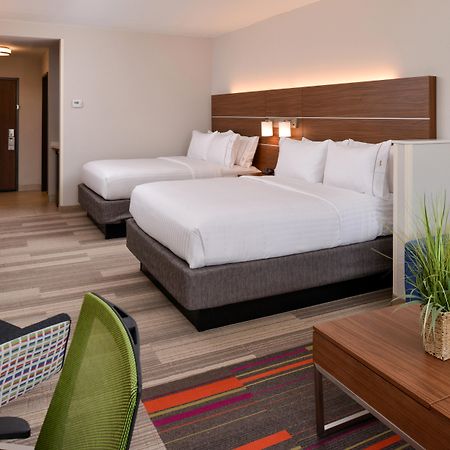 Holiday Inn Express & Suites Alachua - Gainesville Area By Ihg Exterior photo