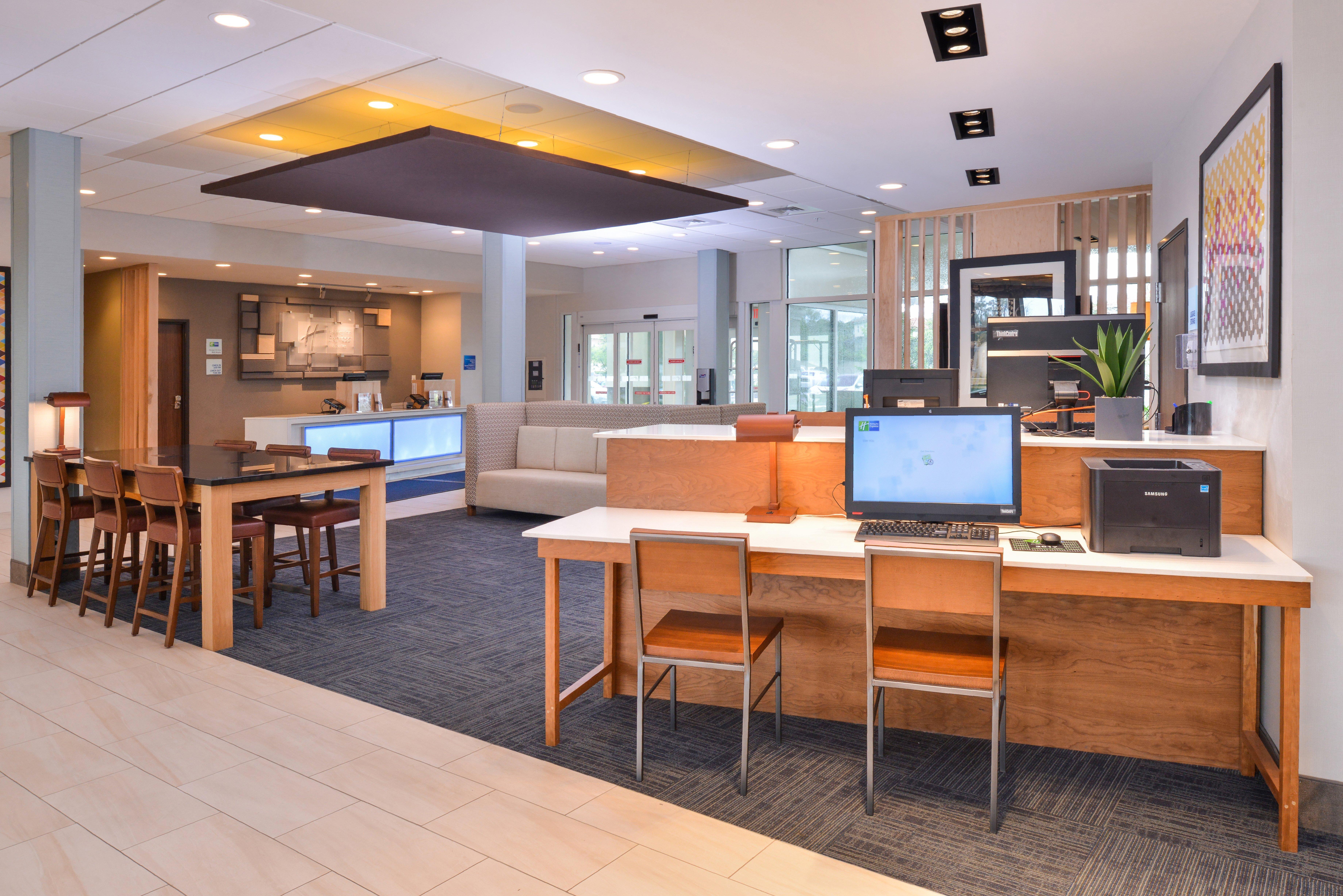 Holiday Inn Express & Suites Alachua - Gainesville Area By Ihg Exterior photo