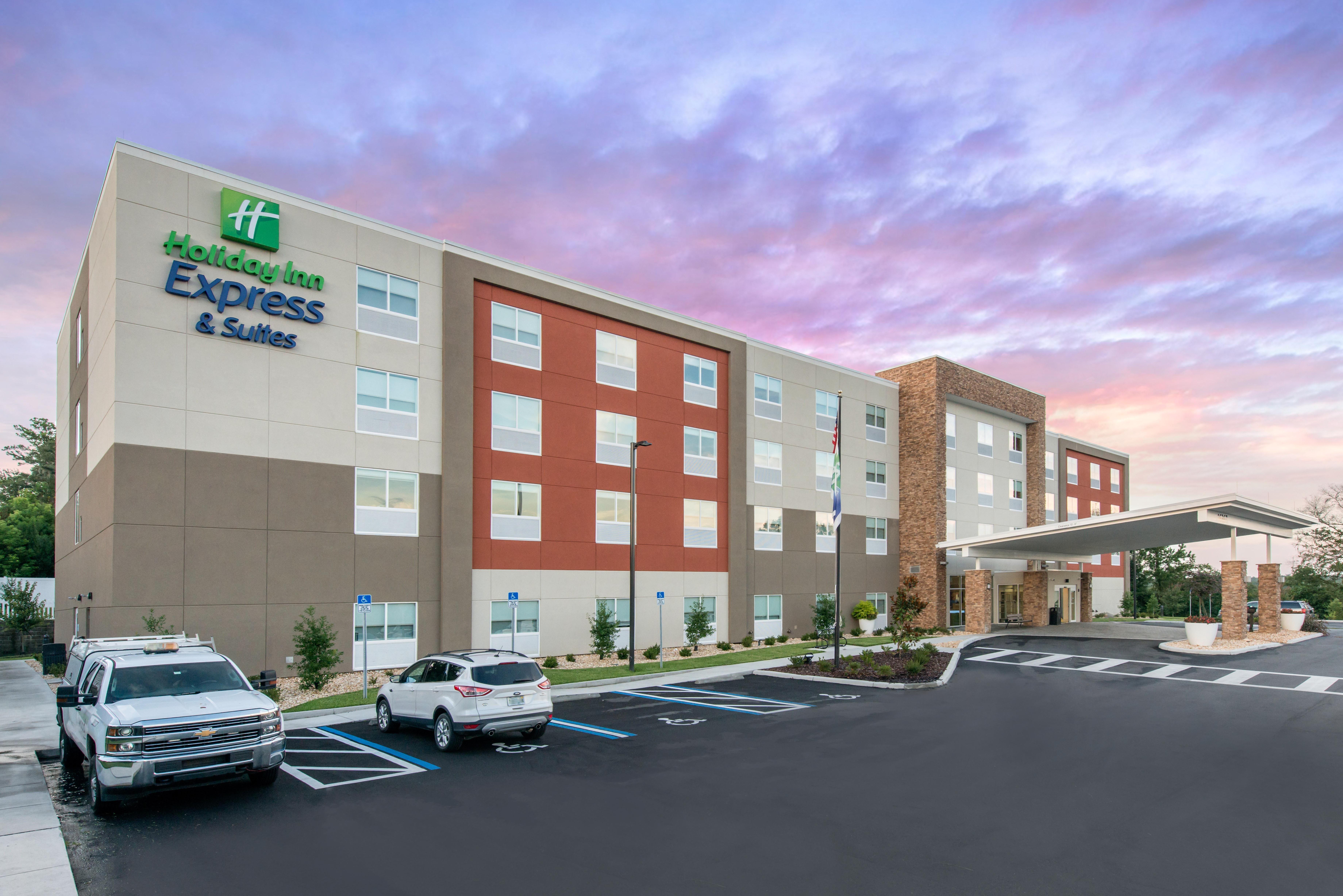 Holiday Inn Express & Suites Alachua - Gainesville Area By Ihg Exterior photo
