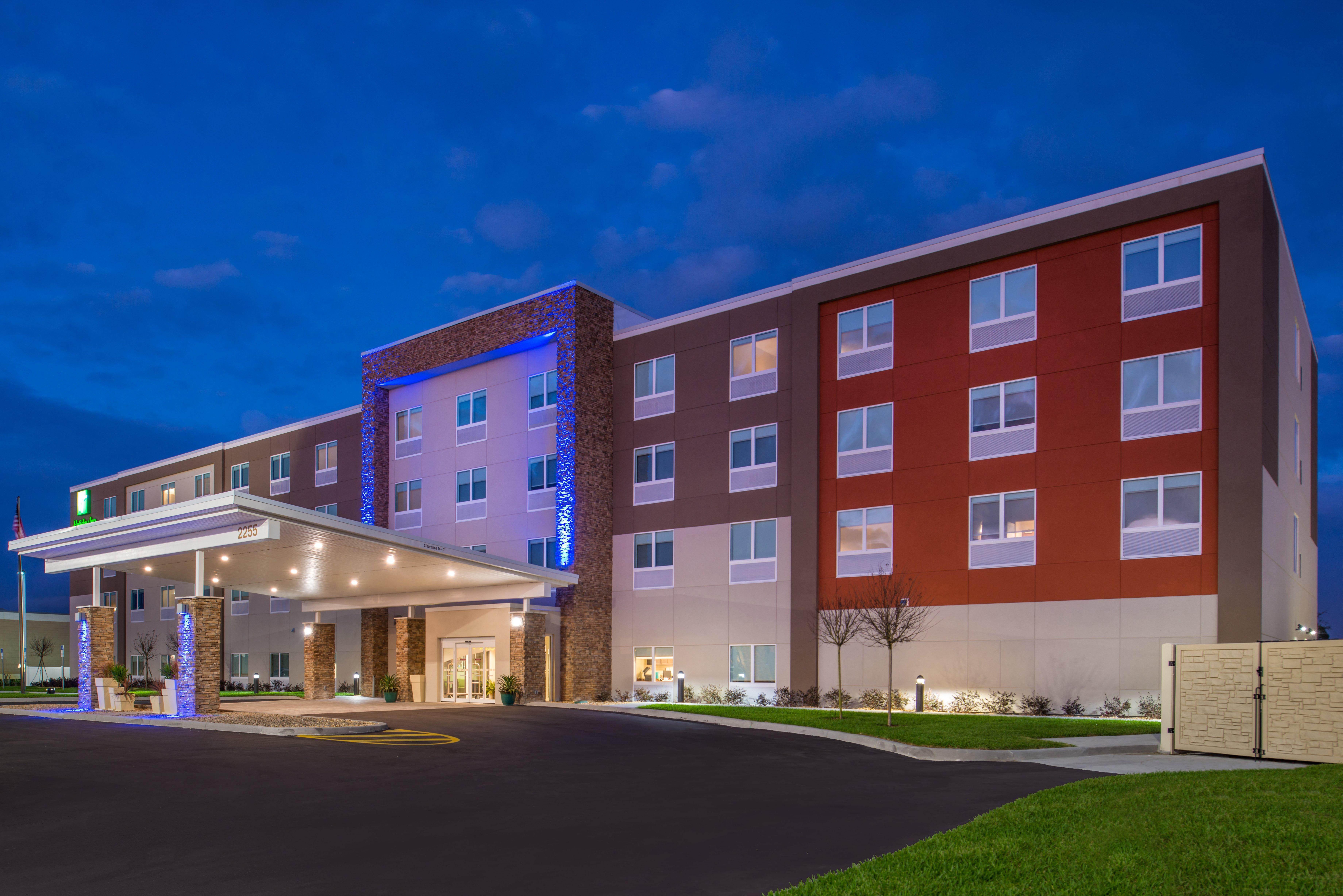 Holiday Inn Express & Suites Alachua - Gainesville Area By Ihg Exterior photo